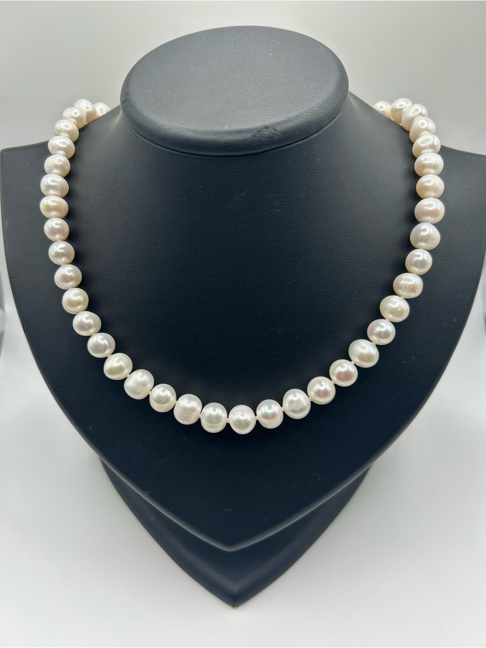 Round 8-9mm fresh water pearl necklace